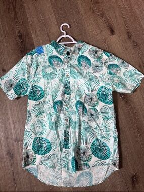 Kahulalea opihi print Short-Sleeve Button-Down Shirt in Teal & White XL